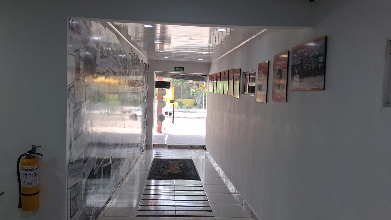 Sucursal TuGPS24 Riohacha — interior