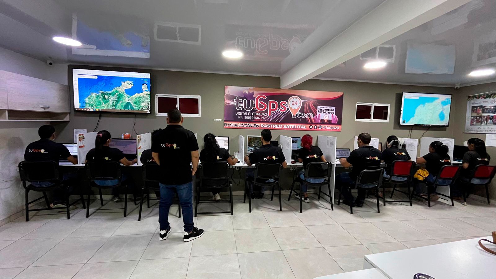 Central de monitoreo TuGPS24 — turno en vivo